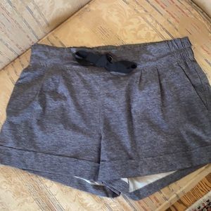 Lulu lemon cuffed shorts 2.5 inch inseam